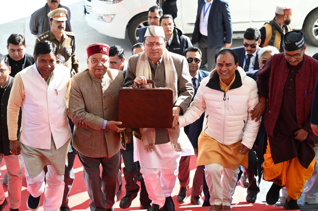 पंचायत भवनों से पुलिस आवास तक, धामी सरकार के बजट में बुनियादी ढांचे को मजबूती देने की तैयारी